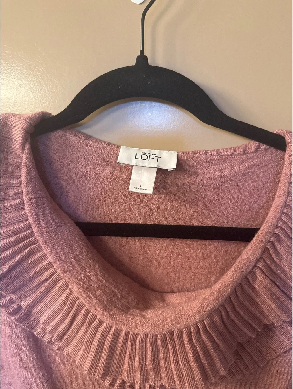 Ann Taylor LOFT Women's Pink Short Sleeve Sweater with Pleated Collar, Size L